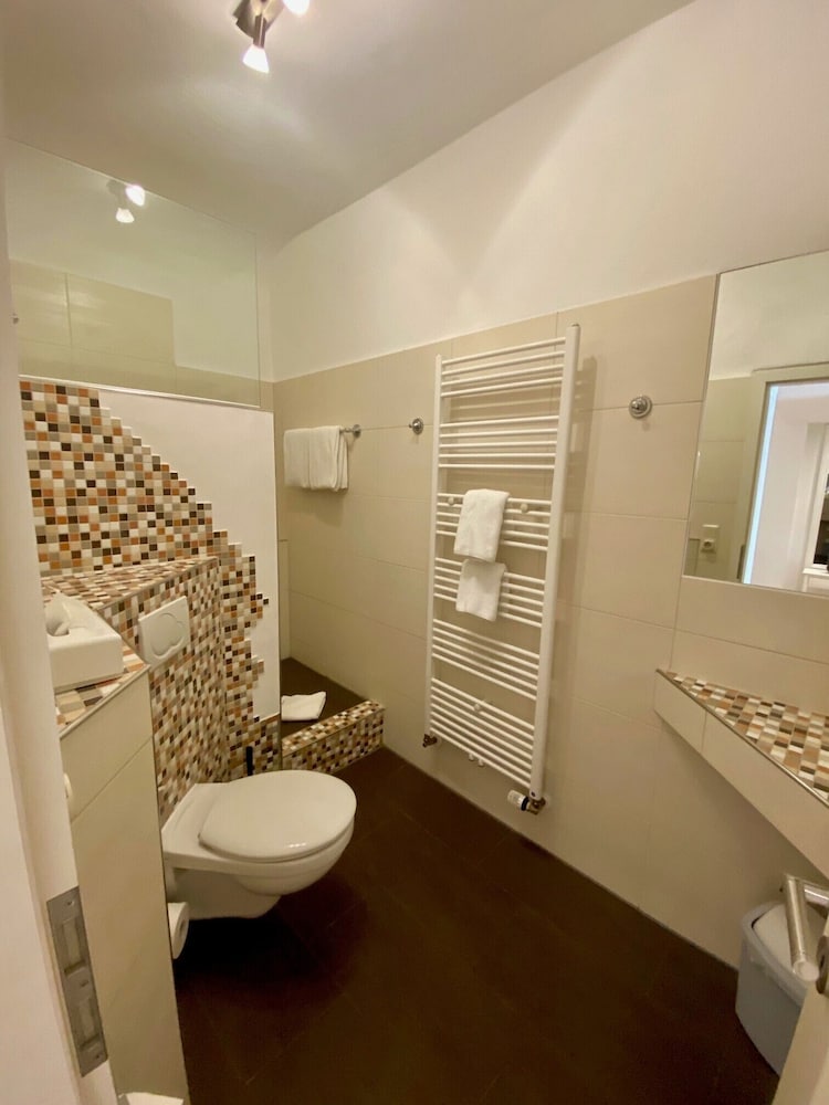 Family Apartment - Photo 9
