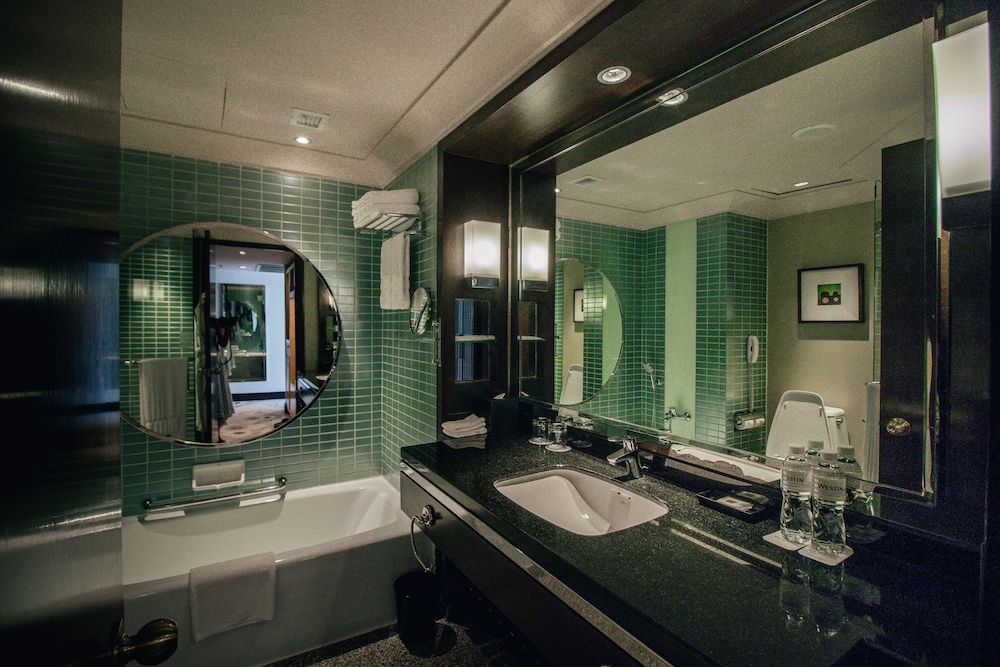 Executive Room, 2 Double Beds thumbnail 6