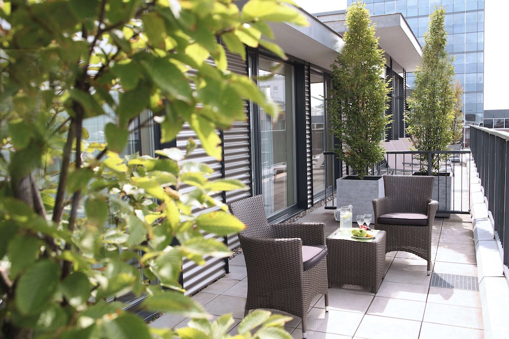 Suite, Balcony (Sauna) thumbnail 5