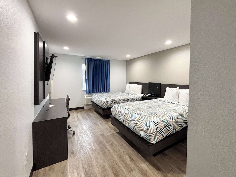 Standard Suite, 2 Double Beds, Non Smoking, Kitchenette