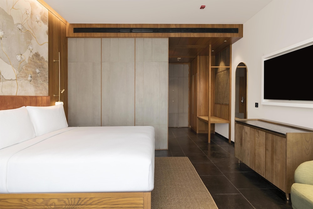 Room, 1 King Bed, Accessible photo 1