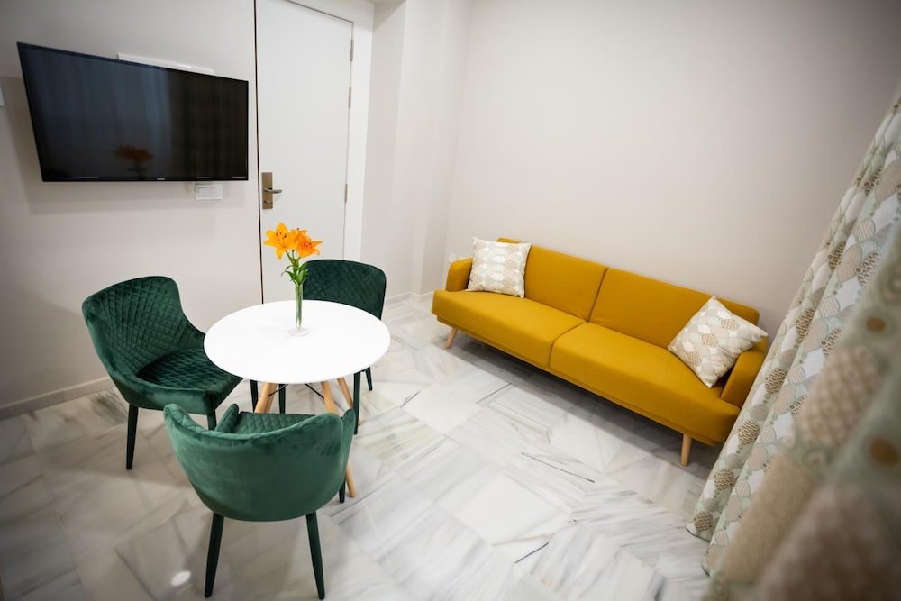 Basic Apartment, 1 Double Bed with Sofa bed, Ground Floor photo 3
