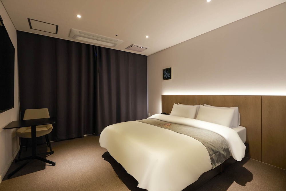 Standard Room photo 2
