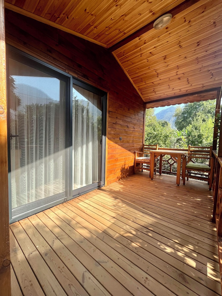 Standard Tree House, Multiple Beds photo 3