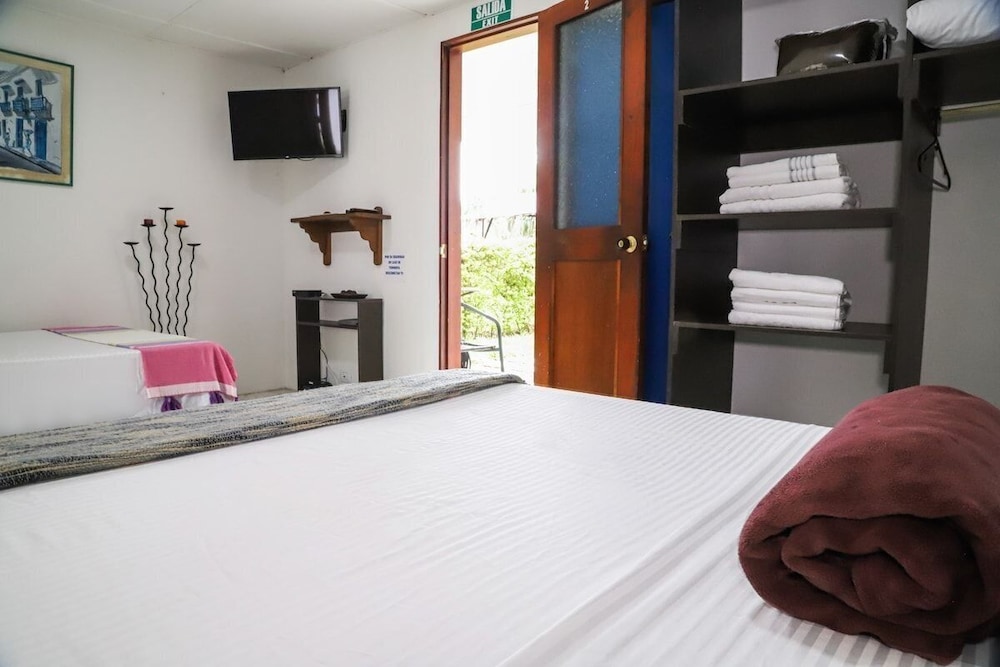 Family Quadruple Room photo 2