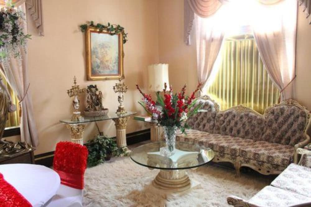 Suite Room - Photo 1