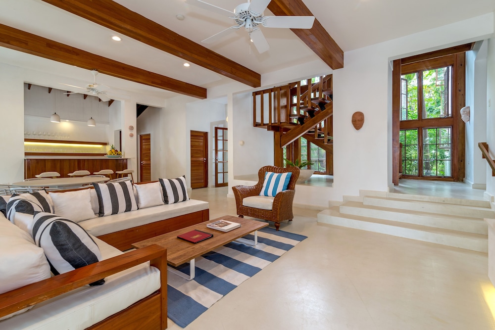 Luxury Villa, 5 Bedrooms photo 3