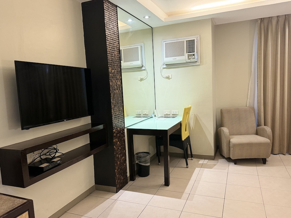 Deluxe Room - Photo 13