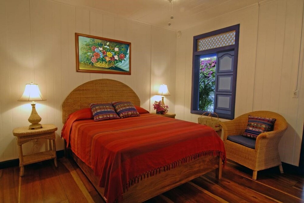 Standard Room, 1 Queen Bed photo 1