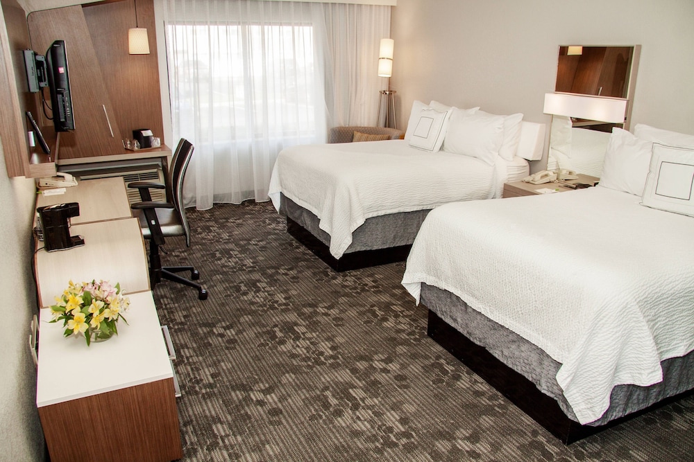 Room, 2 Double Beds (Mobility/Hearing Accessible, Tub) - Photo 3