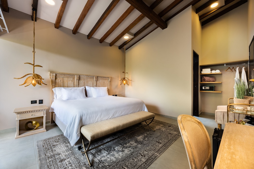 Deluxe Room, Courtyard View photo 3