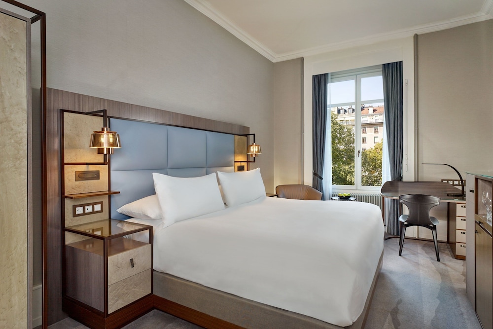 Classic Room, 1 King Bed, Garden View