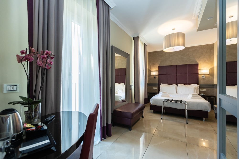 Traditional Double or Twin Room - Photo 8