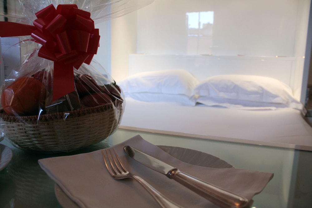 Superior Double Room thumbnail 5