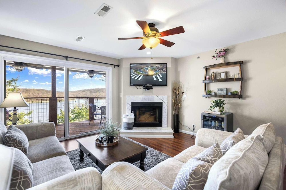 Condo, Multiple Beds, Pool Access (Family Lakefront Oasis)