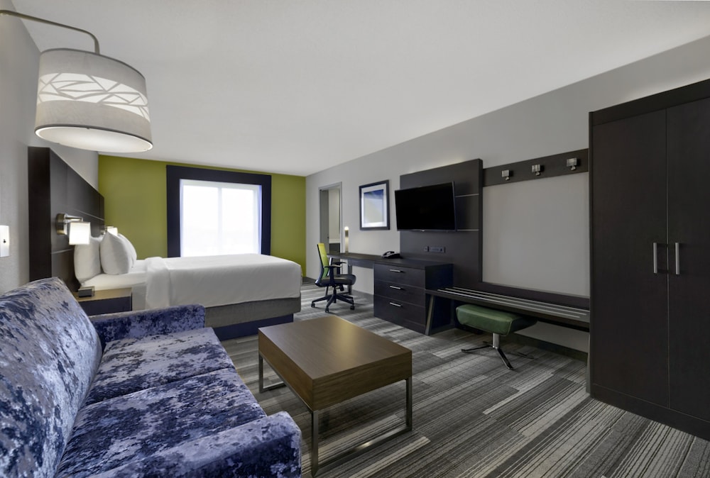 Suite, 1 King Bed (Living Area) - Photo 3