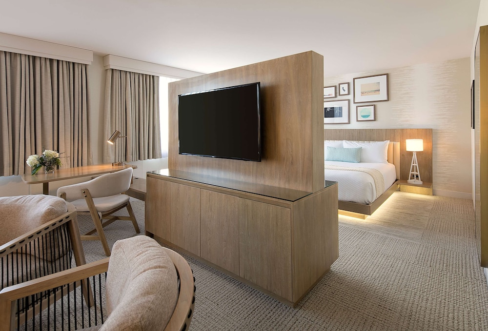 Junior Suite, 1 King Bed - Photo 4