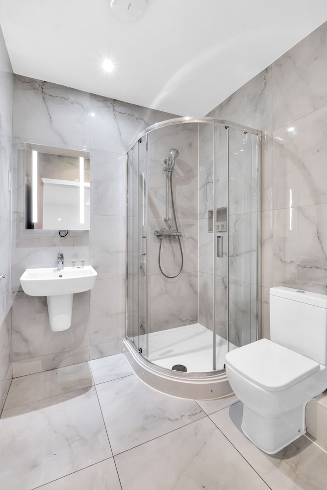 Single Room, Ensuite (No Window) photo 3