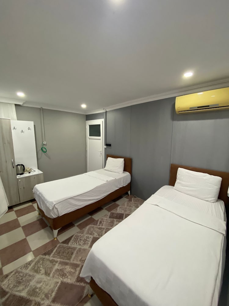 Twin Room, Multiple Beds