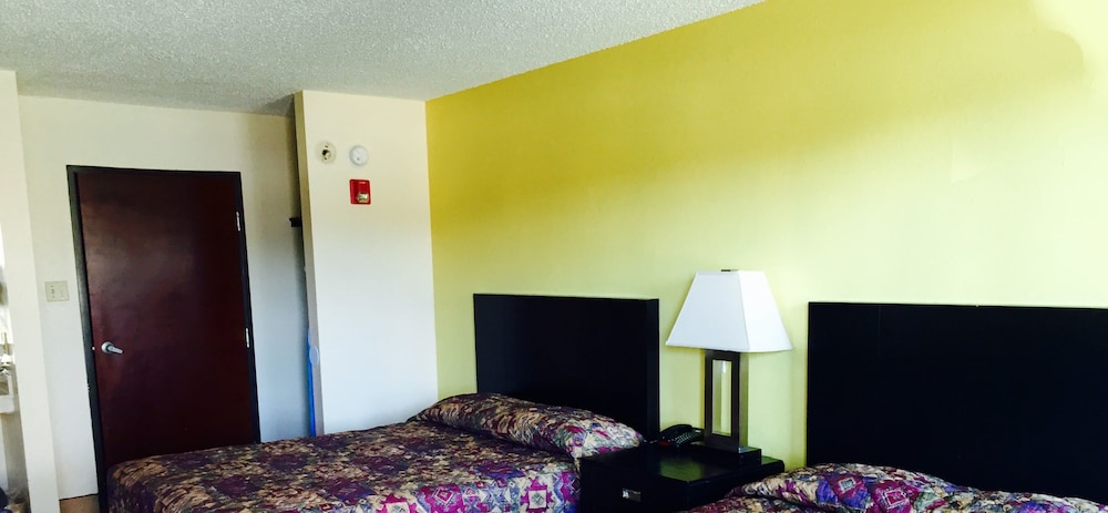 Double Room, 2 Queen Beds photo 2