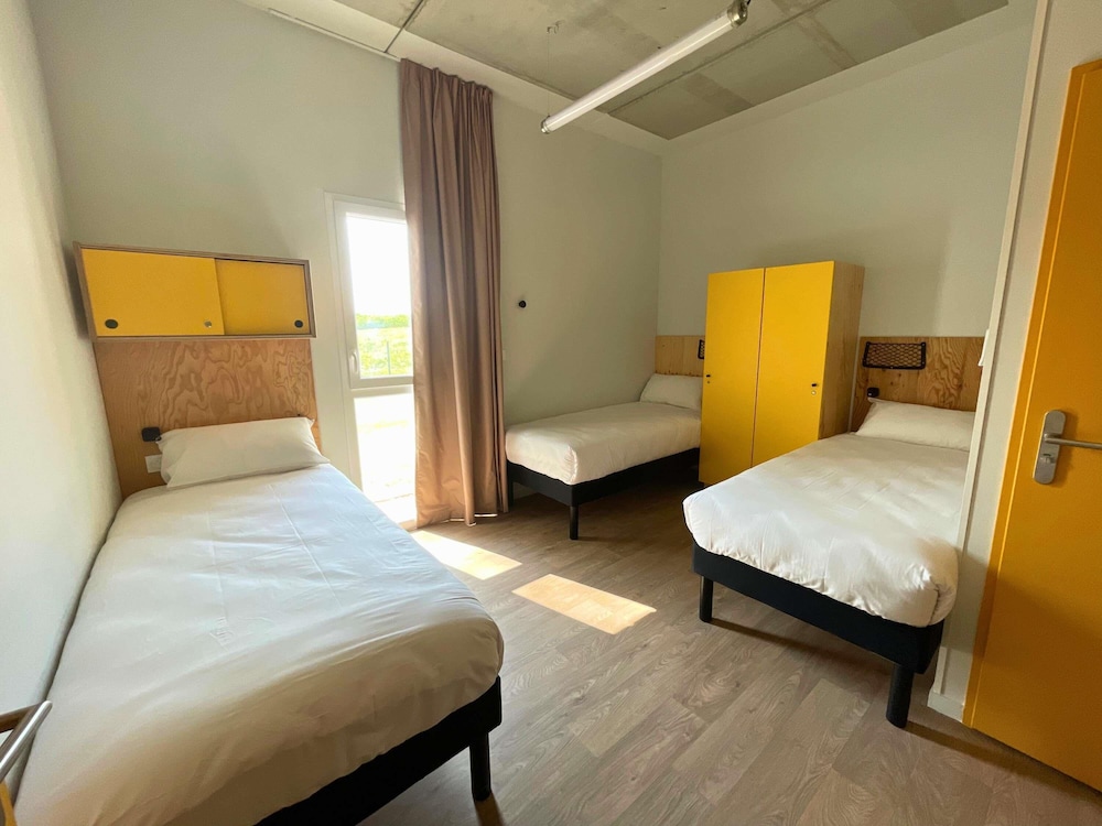 Room, Multiple Beds - Photo 1