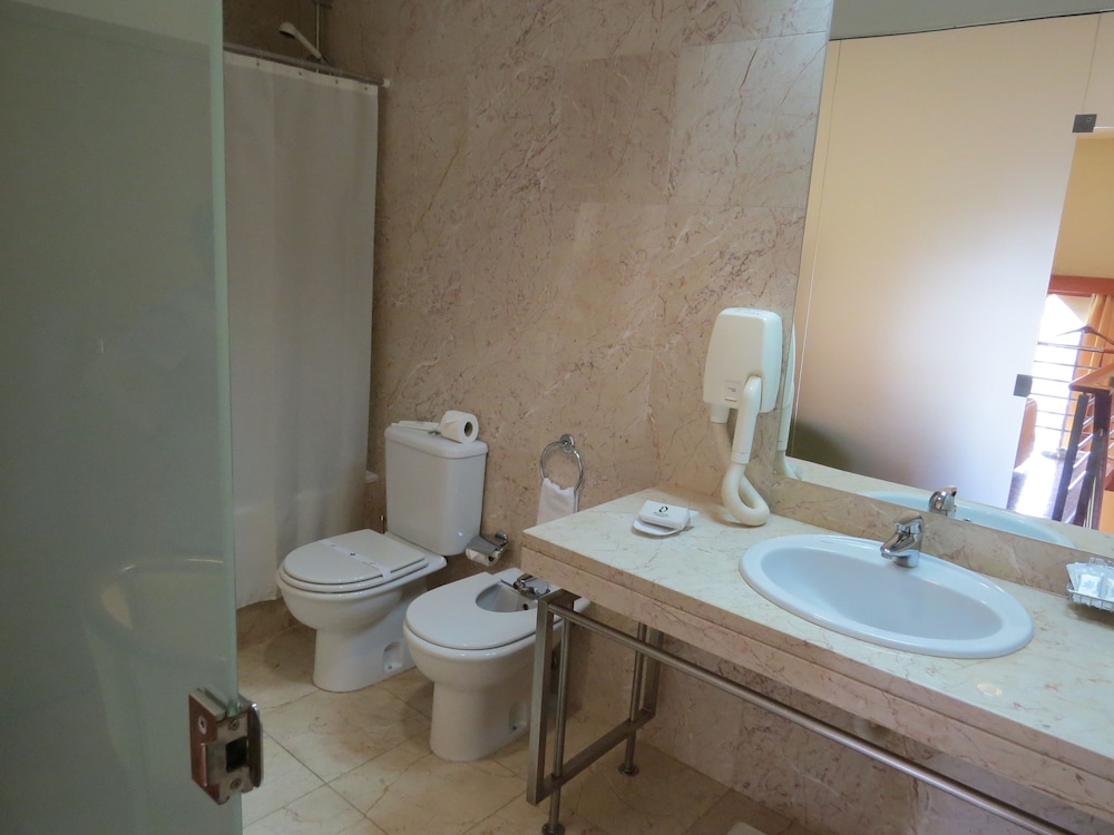 Suite - Photo 5