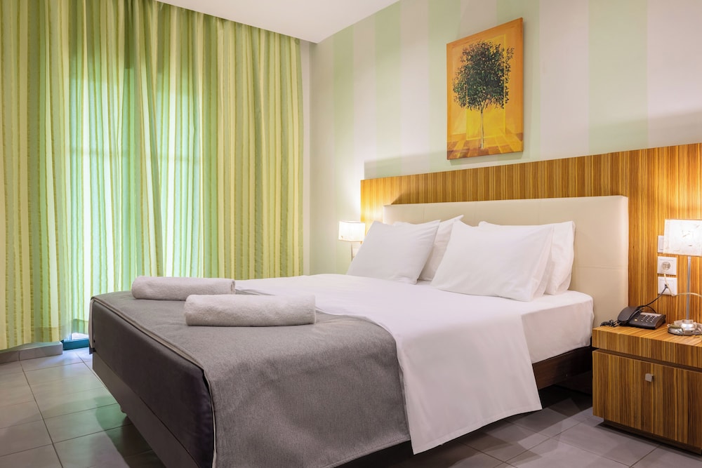 Junior Suite with Garden View - Photo 2