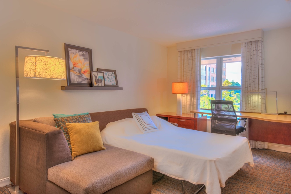 Suite, 1 Bedroom - Photo 3