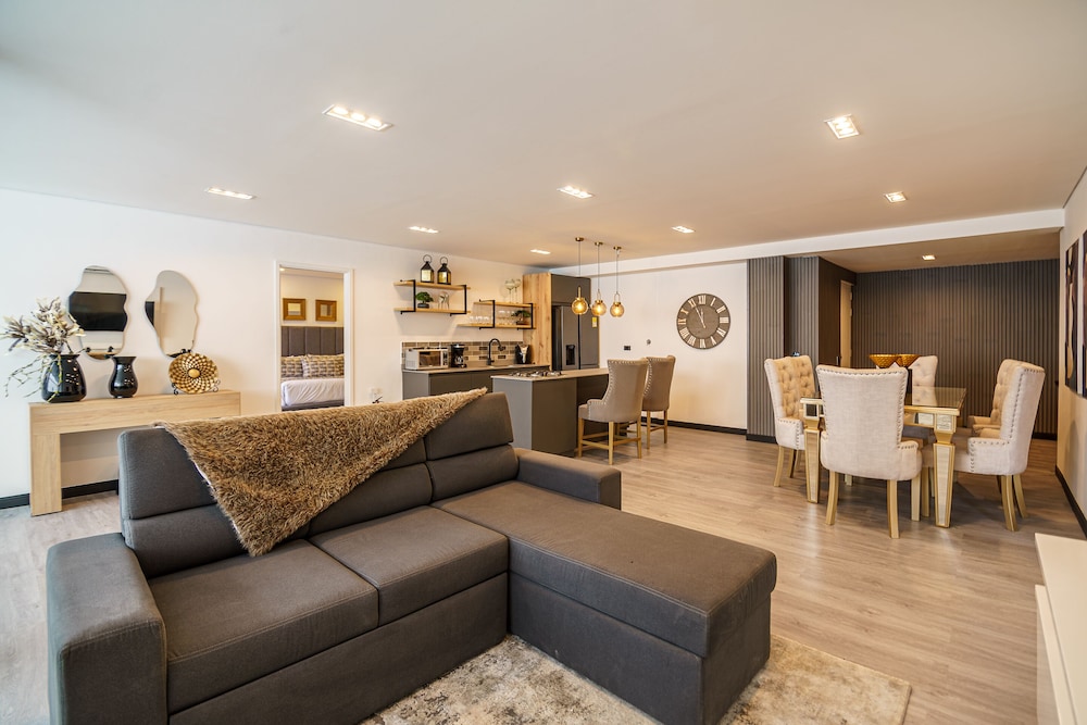Premium Apartment, City View