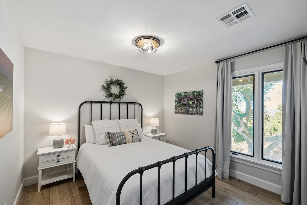 House (4 Bedrooms) photo 1