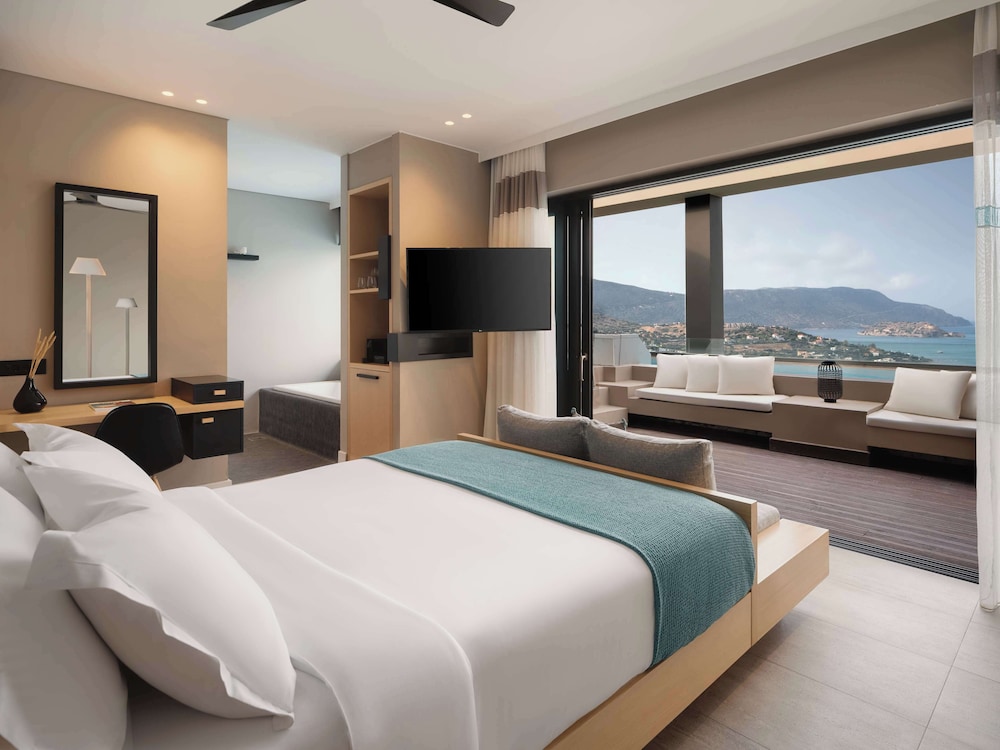 Junior Suite (Sapphire Zen Suite with private pool) - Photo 16