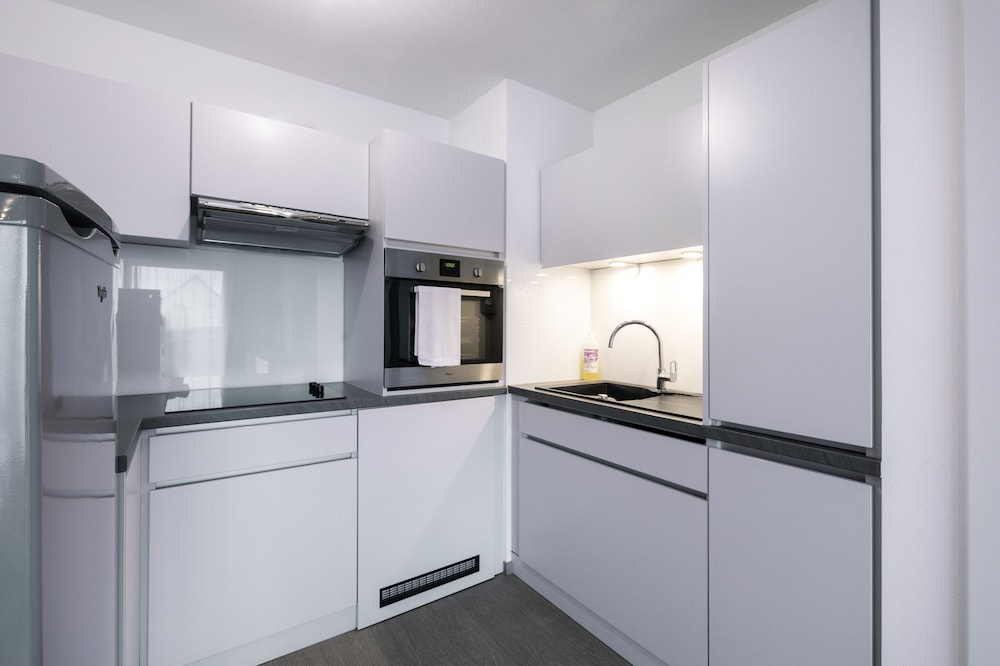Apartment, 2 Bedrooms, Terrace - Photo 5