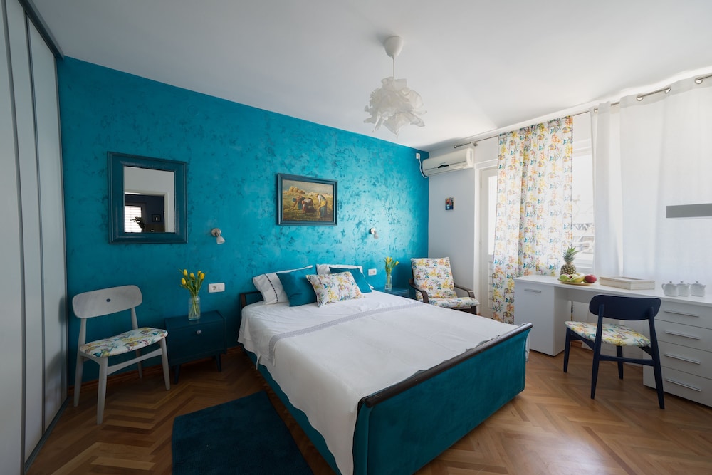 Apartment (Azzuro)