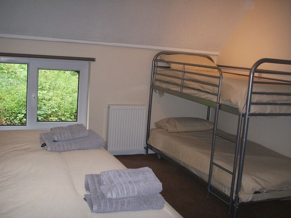 Suite, Ensuite (2 Ad and 2Ch (under 12)) photo 3