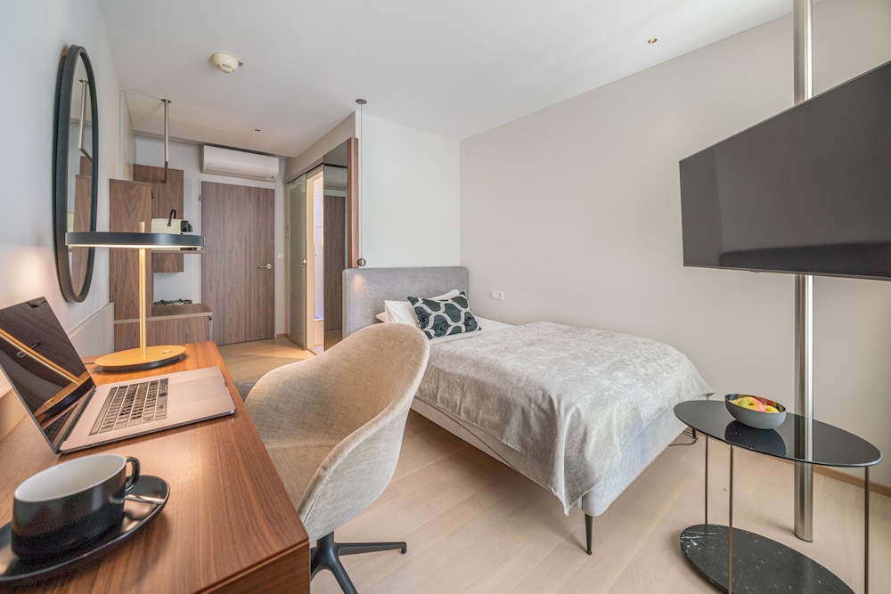 Business Single Room