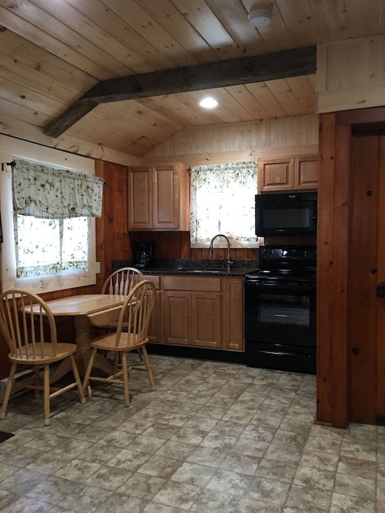 Standard Room, 1 Bedroom, Non Smoking (Lakeside Deluxe One Room Cottage) photo 2