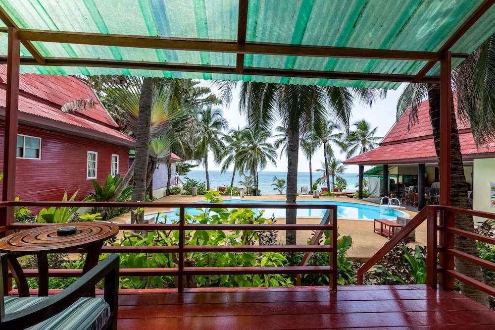 Beachfront Bungalow photo 3