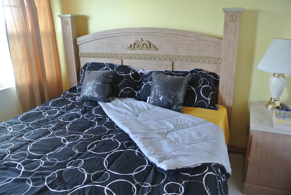 House (Townhouse accommodates two) photo 2