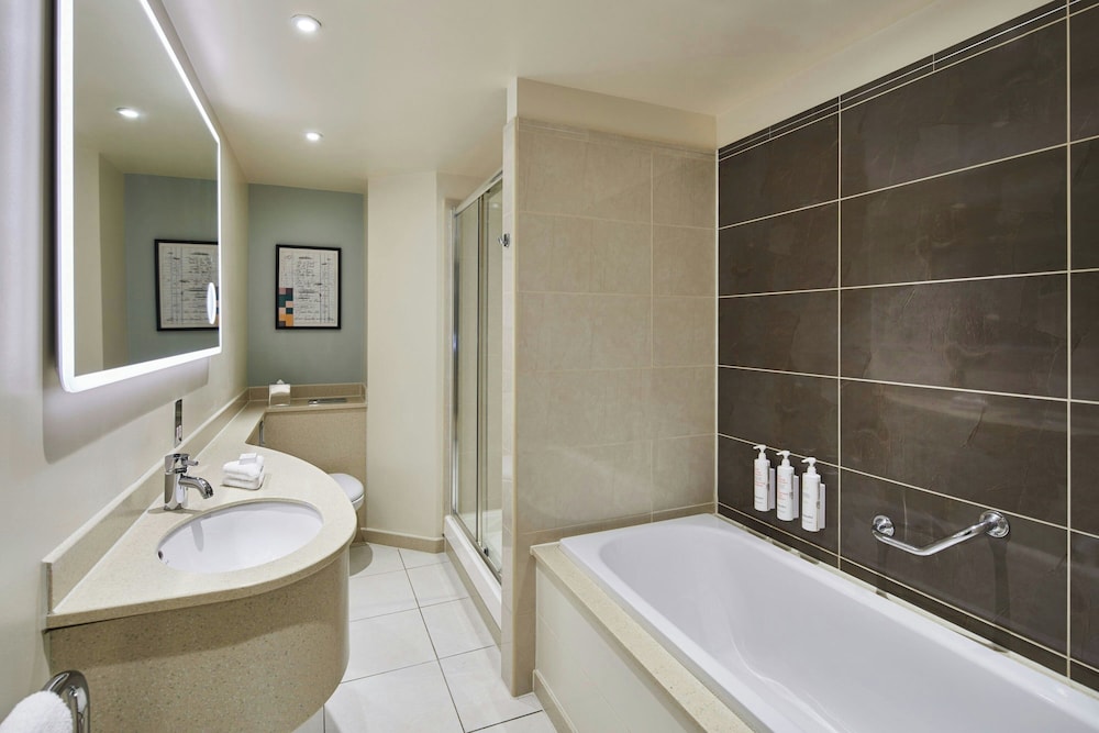 City View Deluxe Double Double Room, 2 Double beds - Photo 9