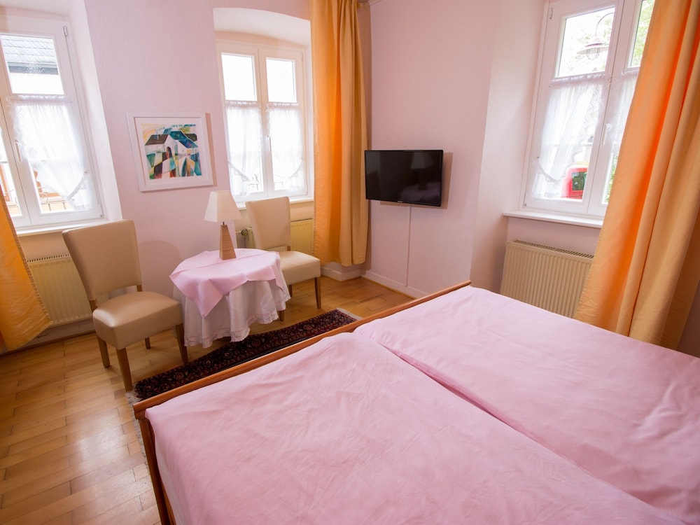 Classic Double Room, Ensuite (Kat4) photo 1