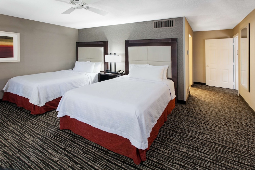 Suite, 2 Bedrooms, 2 Bathrooms (1 King Bed, 2 Double Beds, 1 Sofa Bed) - Photo 1