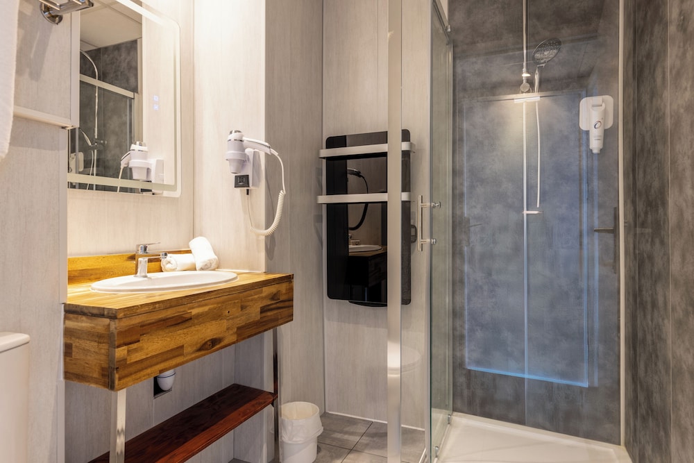 Standard Double Room, Air conditioning - Photo 7