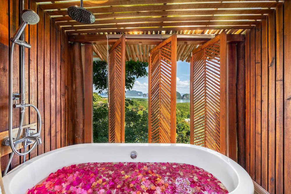 Panoramic Tree House, 1 King Bed, Bathtub, Sea View
