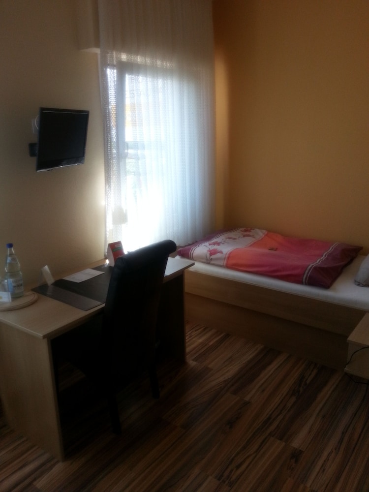 Single Room photo 2