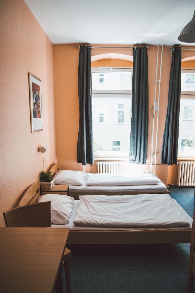 Basic Double or Twin Room photo 2