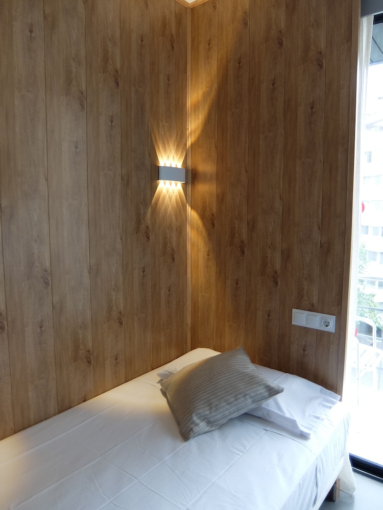 Single Room photo 2