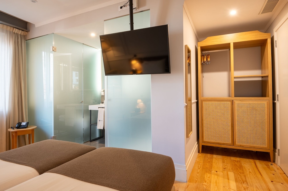 Basic Twin Room photo 2