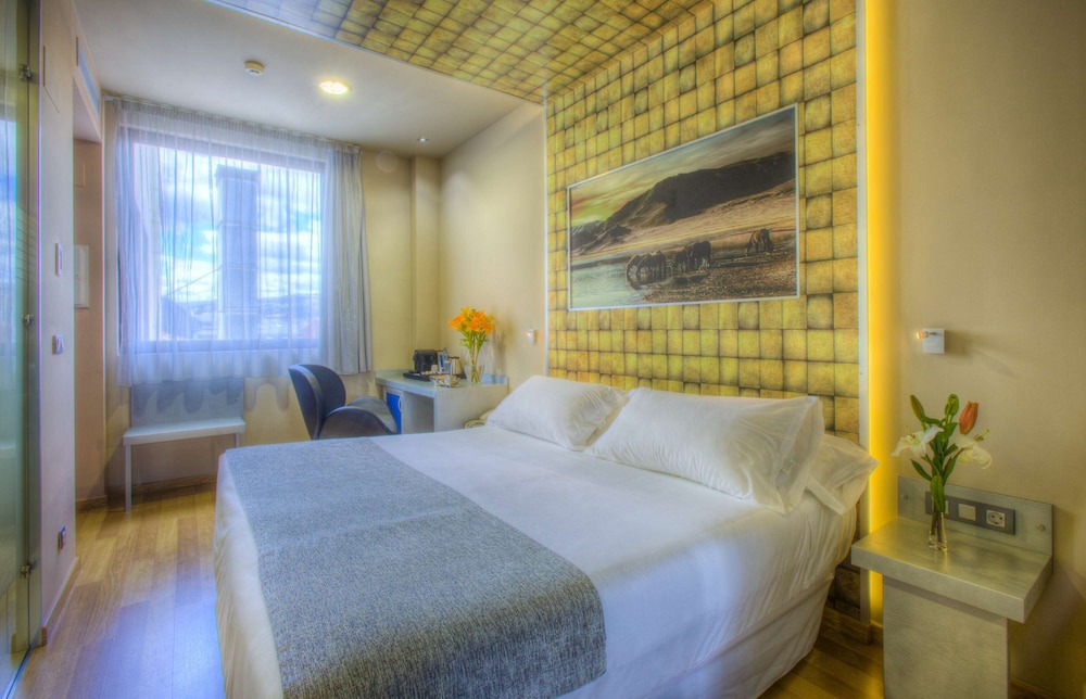 Standard Room - Photo 13