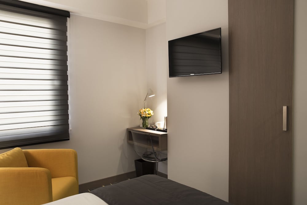 Economy Room, 1 Queen Bed photo 3