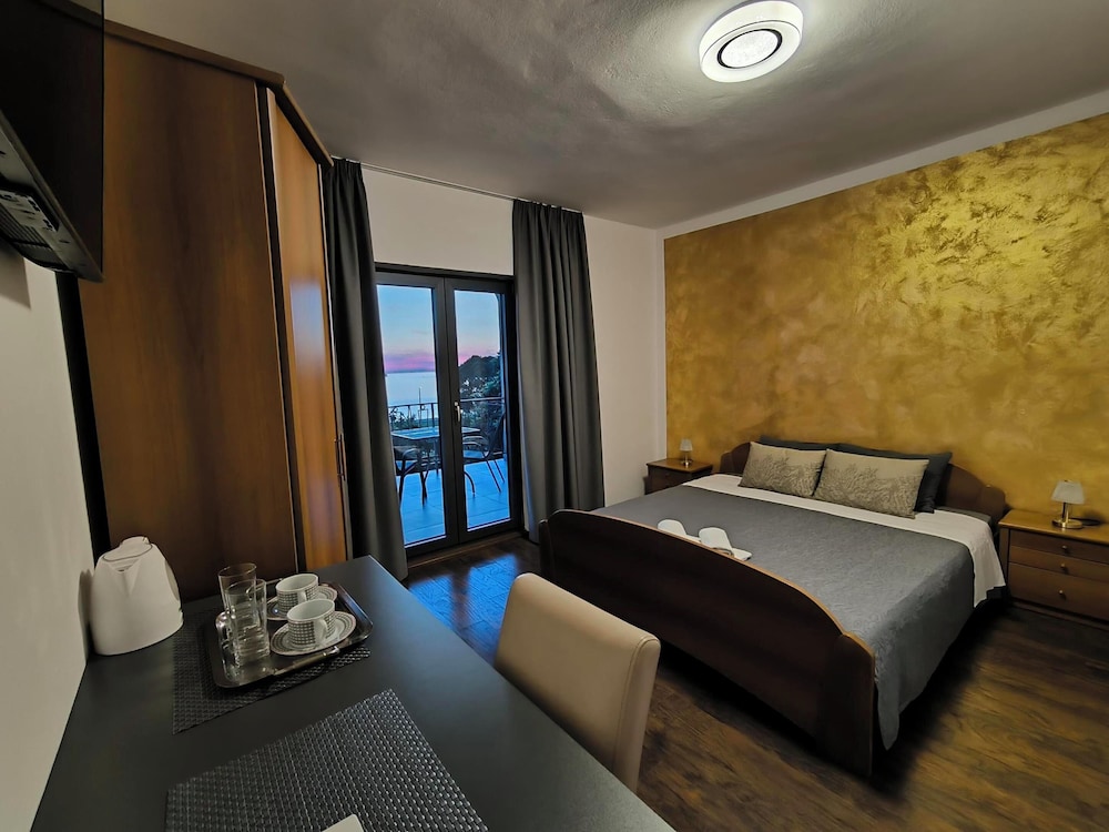 Double Room, Balcony, Sea View